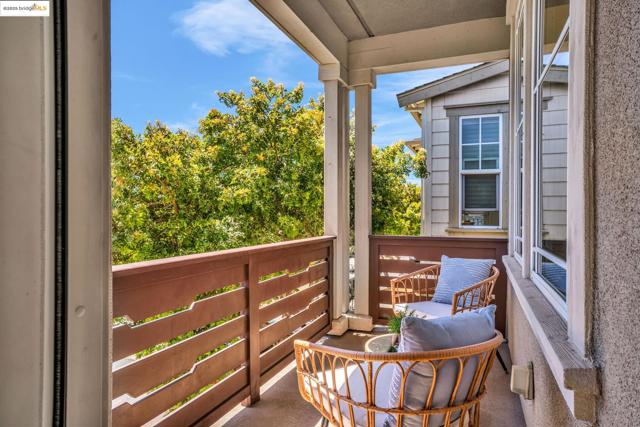 1623 Fortmann Way, Alameda CA: https://media.crmls.org/mediaz/439233e0-8745-4e8b-b275-41df12fb440c.jpg