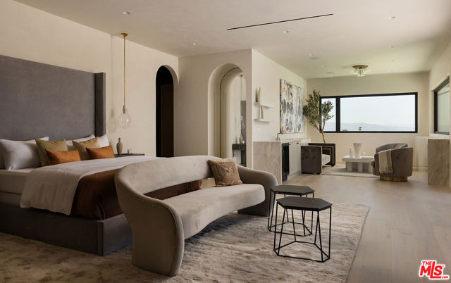 Drew Fenton | 16401 Mulholland Drive Los Angeles CA | MLS: 7706113