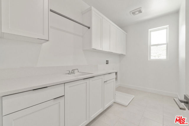 20115 W Galway Lane, Porter Ranch CA: https://media.crmls.org/mediaz/4392c50f-5b05-4273-8321-3d50d0837c3c.jpg