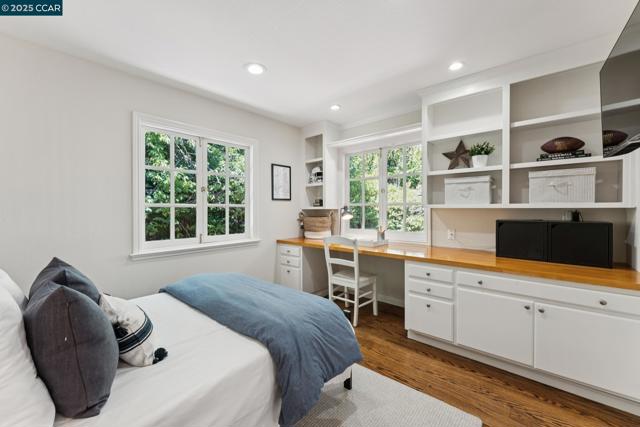 645 Los Palos Dr, Lafayette CA: https://media.crmls.org/mediaz/43941991-50d7-4fb5-ba82-1544b8784441.jpg