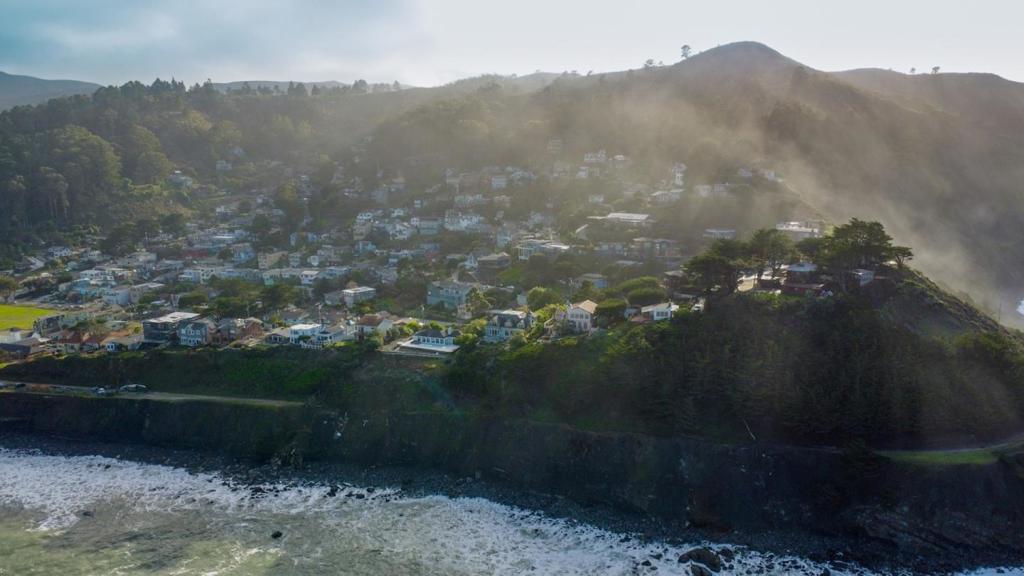 43949D30 D5Bc 4E21 A9D9 712149D7B5D7 189 Kent Road, Pacifica, Ca 94044 &Lt;Span Style='BackgroundColor:transparent;Padding:0Px;'&Gt; &Lt;Small&Gt; &Lt;I&Gt; &Lt;/I&Gt; &Lt;/Small&Gt;&Lt;/Span&Gt;