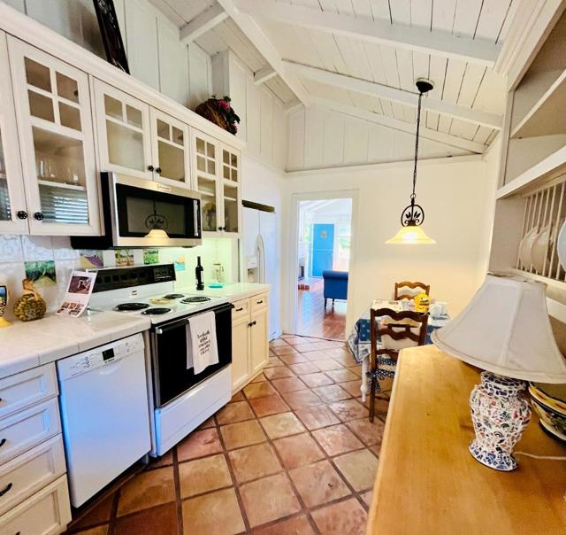 0 Ocean Avenue 1 NE Santa Rita, Carmel CA: https://media.crmls.org/mediaz/4394db61-60ef-44b4-9f58-48177a296f0f.jpg