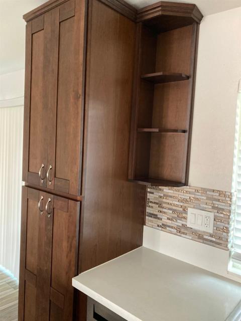 Detail Gallery Image 10 of 26 For 7561 Skyline Dr, San Diego,  CA 92114 - 3 Beds | 2 Baths