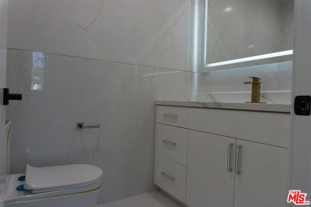 10360 Ilona Avenue, Los Angeles CA: https://media.crmls.org/mediaz/43957bef-2b23-4271-b601-01af5ce295c2.jpg