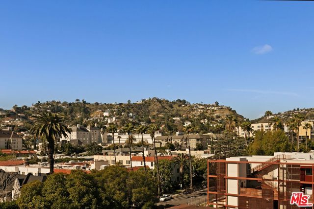1314 N HAYWORTH Avenue, West Hollywood CA: https://media.crmls.org/mediaz/4396cbc6-e2f5-4ecb-b8cd-c5a7000a0d23.jpg