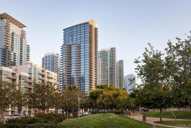 1325 Pacific Highway, San Diego CA: https://media.crmls.org/mediaz/43983265-ba87-438d-8820-e6823702895b.jpg