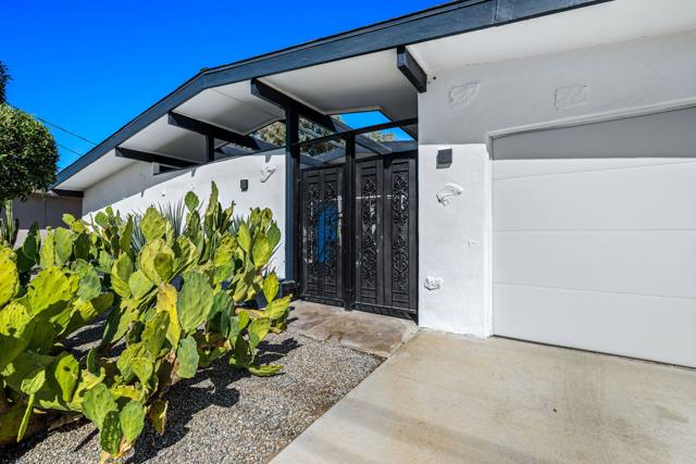43709 Louisiana Street, Palm Desert CA: https://media.crmls.org/mediaz/43992882-827a-4c81-86cd-d196840eca1e.jpg