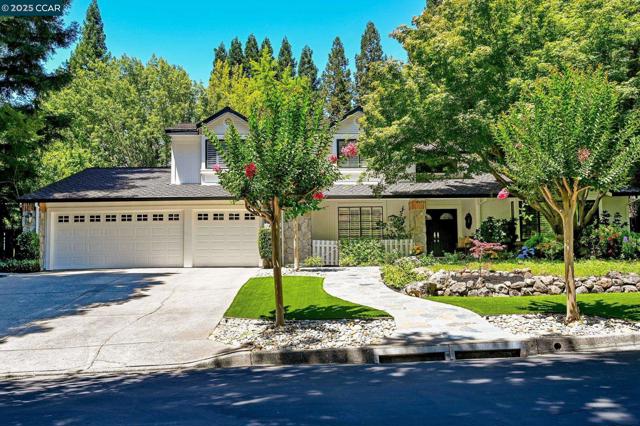 2145 Deer Oak Way, Danville CA: https://media.crmls.org/mediaz/439a4b10-196f-4c08-8dfd-bcbcc985a9f5.jpg
