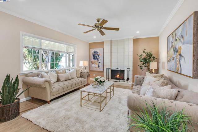 35573 Purcell Pl, Fremont CA: https://media.crmls.org/mediaz/439acf20-4ab4-4aec-a9ac-e171627fe059.jpg