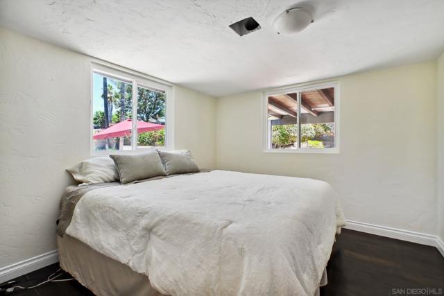 1830 Lisa Terrace, El Cajon CA: https://media.crmls.org/mediaz/439cc465-4c26-45ff-a10a-3b57f9812851.jpg