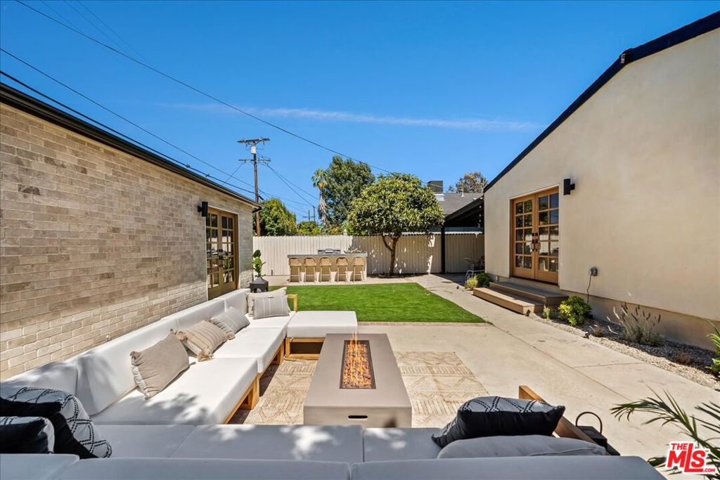 14537 Hesby StreetSherman Oaks img 2