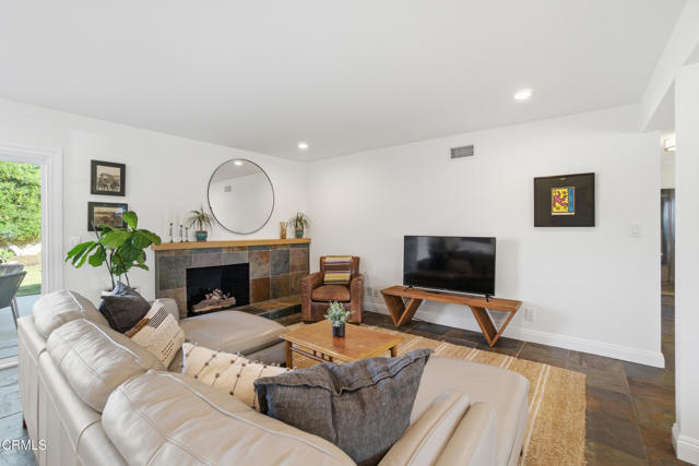 Detail Gallery Image 13 of 61 For 180 Cathy Dr, Newbury Park,  CA 91320 - 4 Beds | 2 Baths