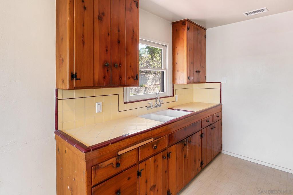 5037 Waring Rd - photo 11