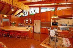 Detail Gallery Image 2 of 10 For 10560 Henderson Rd, Ventura,  CA 93004 - 3 Beds | 4 Baths