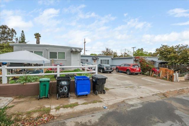 3260 64 Steel Street, San Diego CA: https://media.crmls.org/mediaz/439deebe-9636-40e3-af0d-d5da2e3231e8.jpg