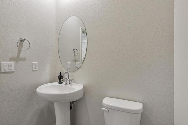 2051 Rosewood Drive, Hollister CA: https://media.crmls.org/mediaz/439fc4ce-11c9-437d-a891-c397c932f7a9.jpg