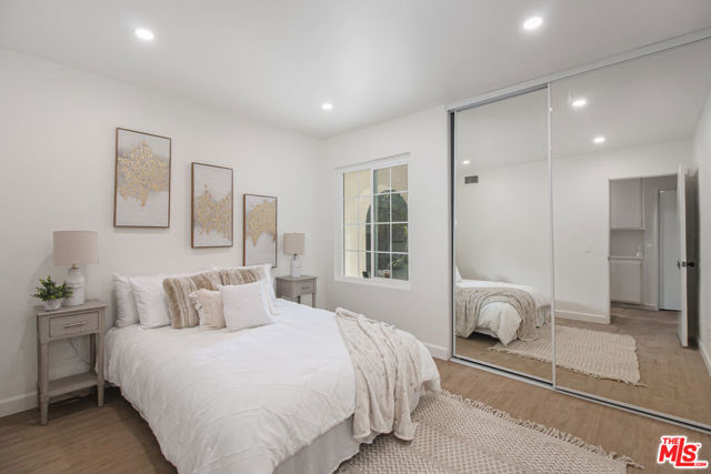 2593 Sunnydale Drive, Duarte CA: https://media.crmls.org/mediaz/43a0a662-21a7-4be3-8b88-2c9eea65fff0.jpg