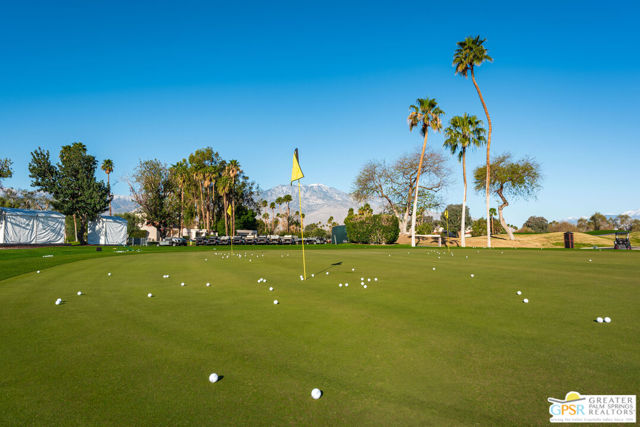 422 Forest Hills Drive, Rancho Mirage CA: https://media.crmls.org/mediaz/43a17cc9-91e5-43b1-b8b6-69486554efd2.jpg