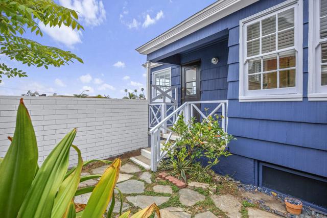 1205 Park Row, La Jolla CA: https://media.crmls.org/mediaz/43a2f895-a6f9-44e9-9f75-cf5160960653.jpg