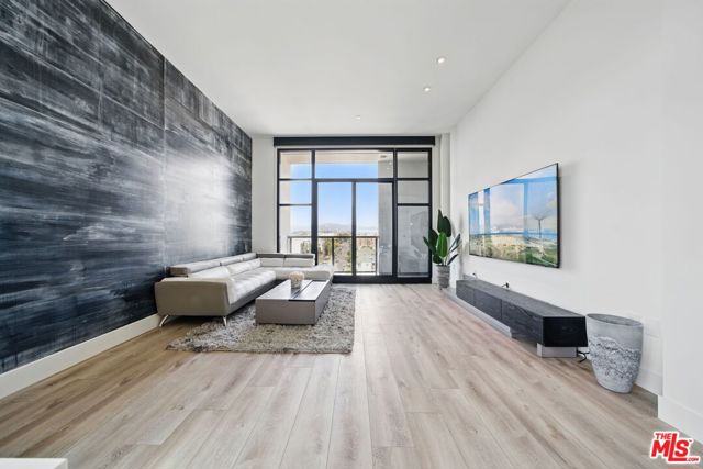 3223 W 6th Street, Los Angeles CA: https://media.crmls.org/mediaz/43a3ab3e-28dc-4873-9642-fecd6e0941df.jpg