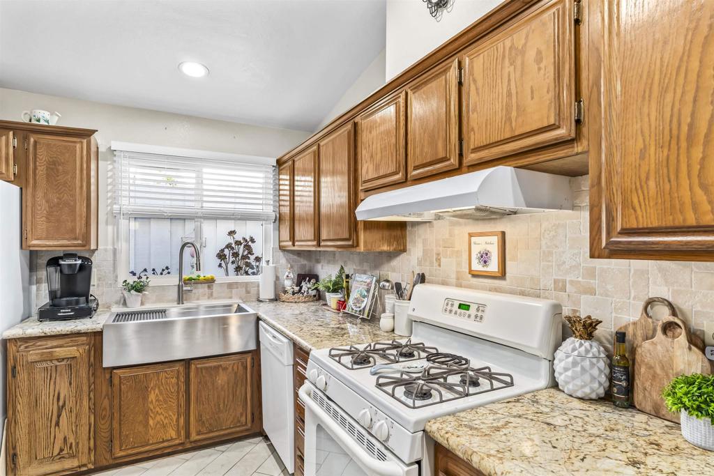 2010 San Marcos Blvd - photo 5