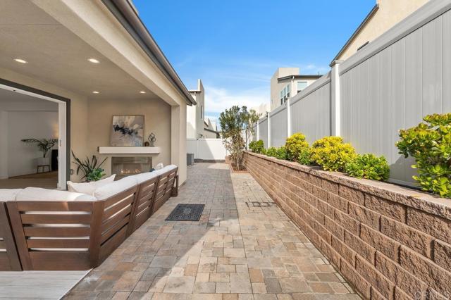 Detail Gallery Image 39 of 73 For 10635 Melogold Way, San Diego,  CA 92126 - 4 Beds | 3/1 Baths