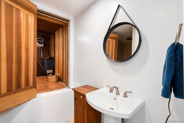 4563 Point Loma Ave, San Diego CA: https://media.crmls.org/mediaz/43a446ab-9c3d-407d-9e3b-796661ebdb75.jpg