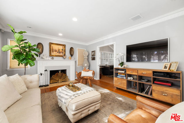9031 David Avenue, Los Angeles CA: https://media.crmls.org/mediaz/43a4ead0-8514-4fa1-95da-ffdd2964c805.jpg