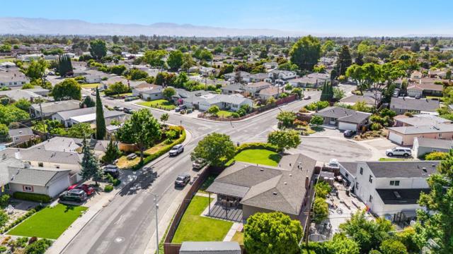 3468 Bella Vista Court, Santa Clara CA: https://media.crmls.org/mediaz/43a5376d-9d34-404d-a29d-f229b6a2ccc7.jpg