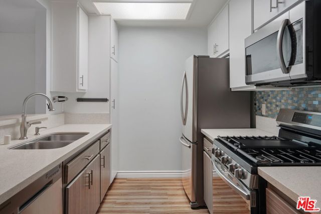 3231 Cheviot Vista Place, Los Angeles CA: https://media.crmls.org/mediaz/43a61685-c4d9-43ad-8fcc-12327c7da845.jpg