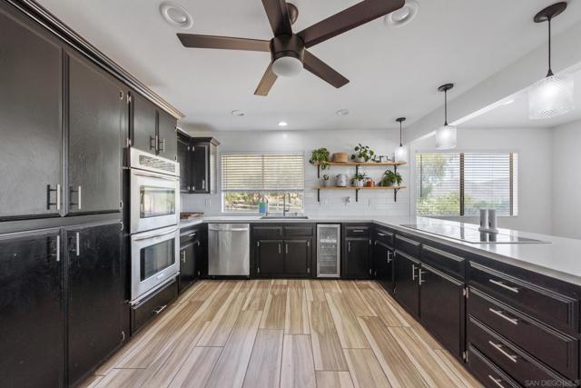 9231 Gawn Trl, Moreno Valley CA: https://media.crmls.org/mediaz/43a70d34-b1cd-462f-9053-b3ccc03068b6.jpg
