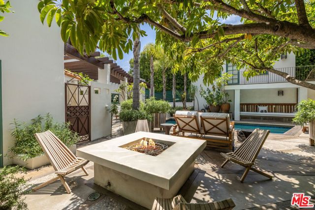 8249 Marmont Lane, Los Angeles CA: https://media.crmls.org/mediaz/43a70f0d-359b-4d27-a14e-c33d75a09dd9.jpg