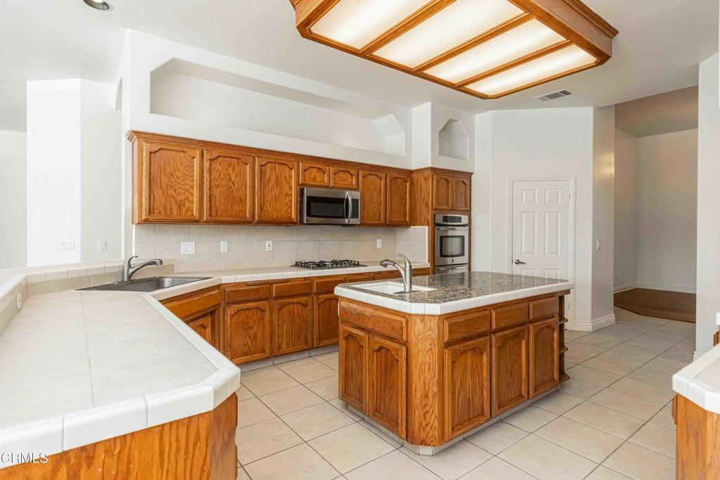 MLS #V1-31678 image #18