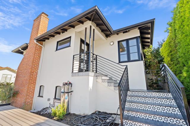 3301 Trumbull St, San Diego CA: https://media.crmls.org/mediaz/43a728f3-1660-49d4-a561-388437793df4.jpg