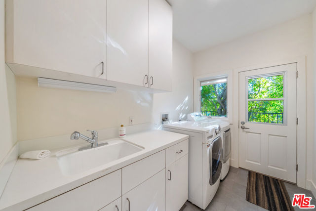 10148 Angelo Circle, Beverly Hills CA: https://media.crmls.org/mediaz/43a7b735-5f26-499e-855d-762fdf221bac.jpg