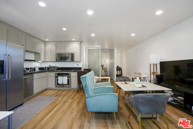 1 Bed Home for Sale in Los Angeles, California
