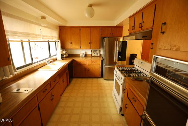 Detail Gallery Image 15 of 36 For 1010 W Robert Ave, Oxnard,  CA 93030 - 4 Beds | 2 Baths