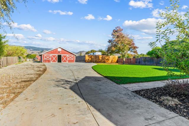 11840 Foothill Avenue, Gilroy CA: https://media.crmls.org/mediaz/43a8f1f4-f802-4901-9256-45bacaf36b62.jpg