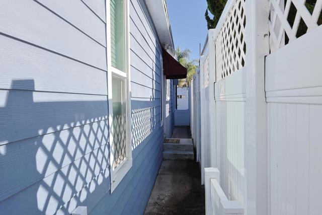 Detail Gallery Image 2 of 21 For 205 .5 C Ave, Coronado,  CA 92118 - 1 Beds | 1 Baths