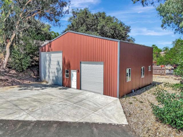 1452 Rock Terrace, Alpine CA: https://media.crmls.org/mediaz/43a96faf-d307-4365-9191-f509115624e9.jpg