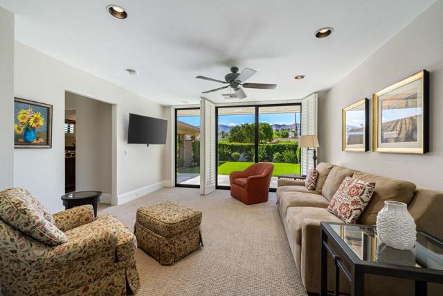 6 Oxford Court, Rancho Mirage CA: https://media.crmls.org/mediaz/43aa31bb-6c50-4583-9f19-4098399a2164.jpg