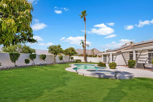 47970 Via Jardin, La Quinta CA: https://media.crmls.org/mediaz/43aa6fd8-0fb3-45d5-8bfb-4fd918148d31.jpg
