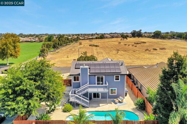 3899 Creekside Way, Oakley CA: https://media.crmls.org/mediaz/43aad28f-25a1-41c3-9594-7c6fa2775f0d.jpg