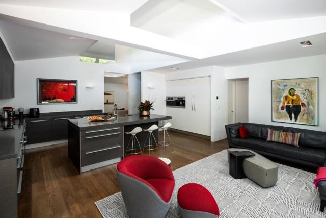 1409 Laurel Street, Menlo Park CA: https://media.crmls.org/mediaz/43ab968c-4588-48fd-98bf-447e51bf18f8.jpg