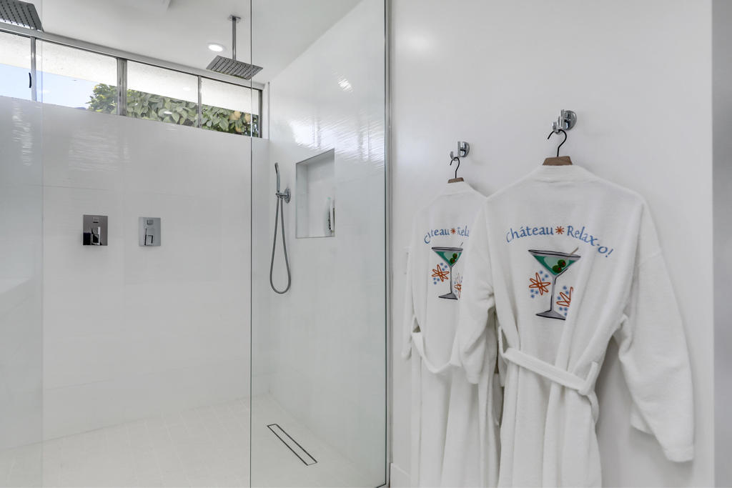 https://media.crmls.org/mediaz/43ac2aa6-7057-47c2-8097-c3885a0525b3.jpg?preset=X-Large