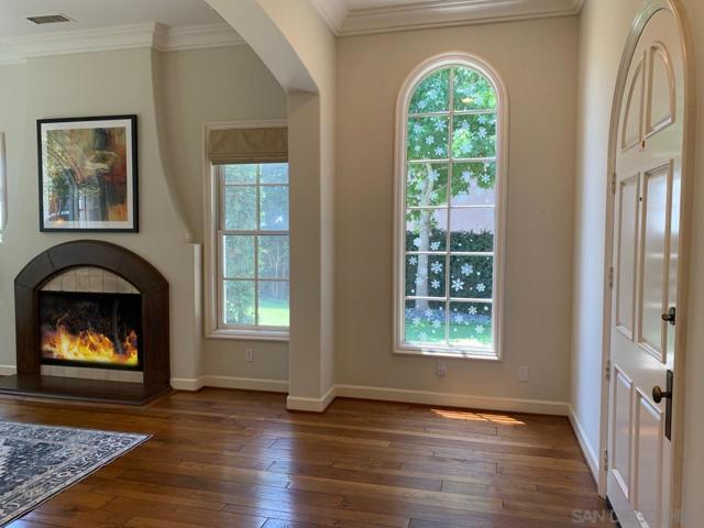 5199 Seagrove Place, San Diego CA: https://media.crmls.org/mediaz/43ac748f-d98f-4b00-9081-7083349e7b46.jpg