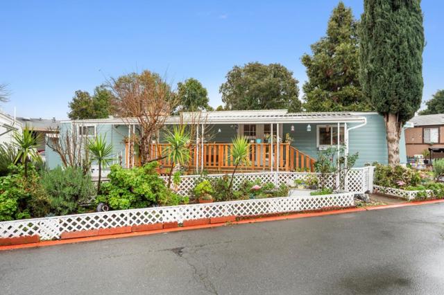 24 The Trees Drive, Concord CA: https://media.crmls.org/mediaz/43ac7f37-c774-4b0c-bbc0-f61c22fdbb1e.jpg