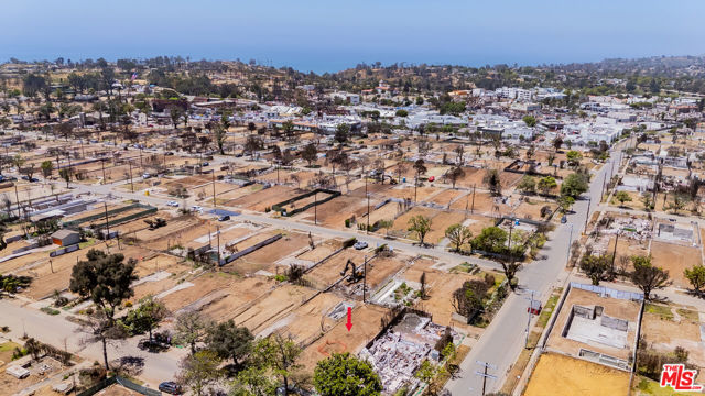1055 Hartzell Street, Pacific Palisades CA: https://media.crmls.org/mediaz/43ada281-fbd7-4da8-b82c-a8d08446154c.jpg