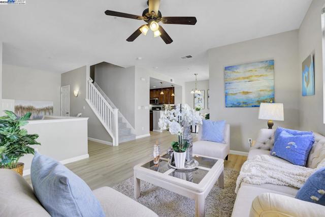 40702 Greystone Ter, Fremont CA: https://media.crmls.org/mediaz/43adcaf5-48f4-44d3-916c-9603aea73691.jpg