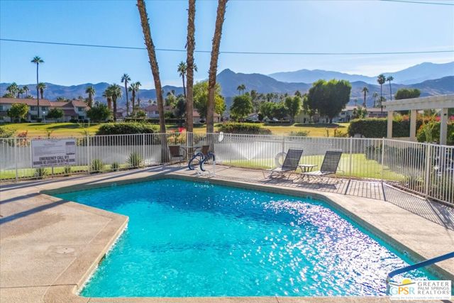 1678 Paseo De La Palma, Palm Springs CA: https://media.crmls.org/mediaz/43ae0bdc-a87b-4391-88a1-416caa555add.jpg